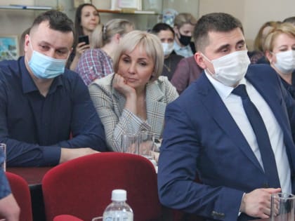 «Без зазрения совести»: под жалобные «стоны» о низких зарплатах простых служащих мэру и руководству гордумы Биробиджана повысили содержание сразу на 15%