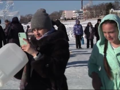 Медики и спасатели ЕАО обратили внимание жителей на меры безопасности перед погружением в купель
