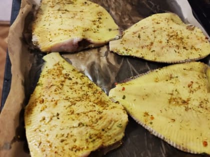 Нежная и очень сочная камбала, запечённая с брокколи: божественный вкус! 