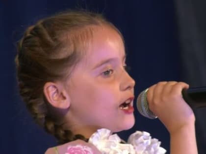 С новой концертной программы выступил детский образцовый вокальный коллектив «Агада» (г. Биробиджан)