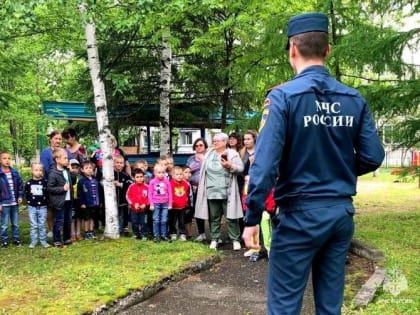 Огнеборцы рассказали воспитанникам детского дома № 1 о пожарной безопасности