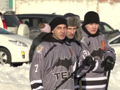 Спасатели одержали победу в первом межведомственном турнире по хоккею с мячом в валенках