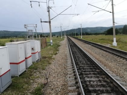 В российском регионе поезд сошел с рельсов в результате подрыва ж/д путей