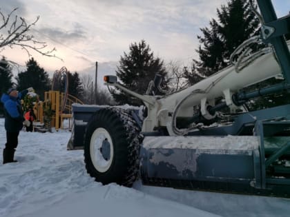 К празднованию Нового года готовят главную площадь Биробиджана 