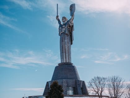 Солдатам ВСУ больше не за что воевать, Украину "попилили" - заявление политолога