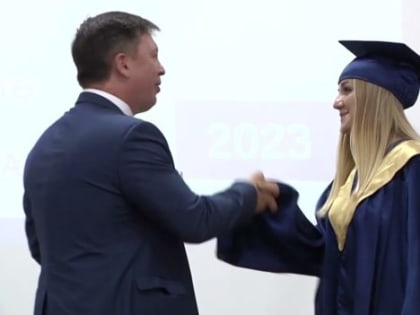 Дипломы об окончании образования вручили магистрам Приамурского госуниверситета имени Шолом-Алейхема