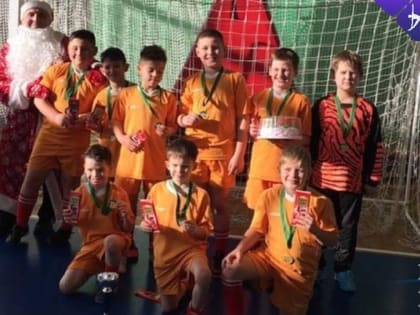 Рождественский турнир по мини-футболу собрал шесть команд в Биробиджане