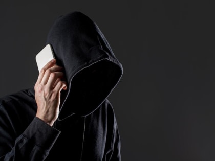 Мошенники застращали жительницу Биробиджана связями с ВСУ и выманили у нее 190 тысяч рублей