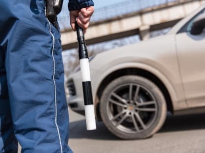 Купил права в интернете за 60 тысяч рублей и разъезжал с ними по городу биробиджанец 