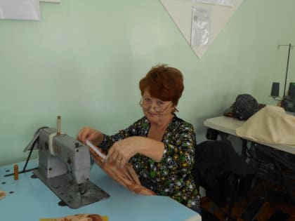 Швейных машинок не хватает для обучения пенсионеров Биробиджана в Университете третьего возраста
