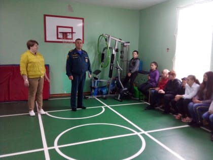 Правильно пользоваться спасательным кругом научили ребят в Ленинском районе ЕАО