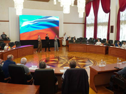 Лучших спортсменов и тренеров 2022 года наградили в ЕАО