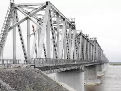 Трансграничный ж/д мост открыли в Нижнеленинском