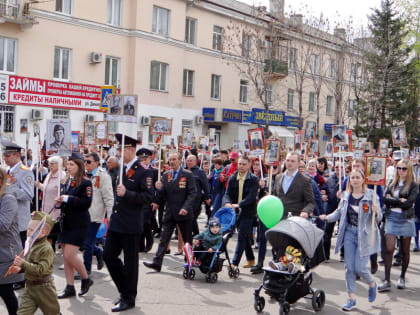 Тысячи биробиджанцев приняли участие в акции «Бессмертный полк»