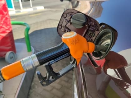 Бензин дорожает из-за "серого экспорта", заявили в Минэнерго