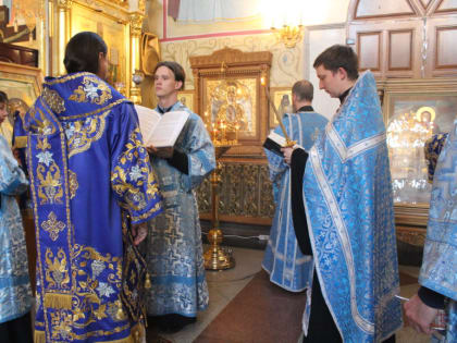 Богослужение в Похвалу Пресвятой Богородицы (Суббота Акафиста) в Благовещенском соборе
