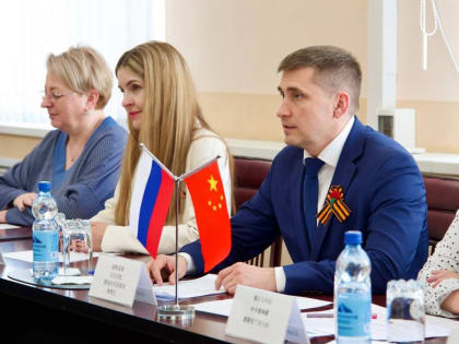 Делегация из города-побратима Ичунь прибыла в Биробиджан для участия в праздновании 9 Мая