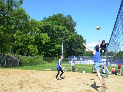 Соревнования по мини-футболу и пляжному волейболу ожидают биробиджанцев в День физкультурника