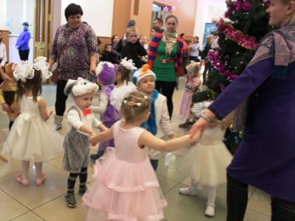 Более тысячи малышей веселились на Рождественской архиерейской ёлке