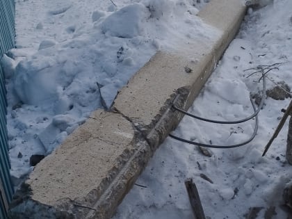 Энергетики ЕАО устранили последствия наезда автомобиля на опору ЛЭП в Октябрьском районе