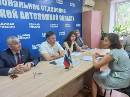 Депутаты провели личный прием граждан