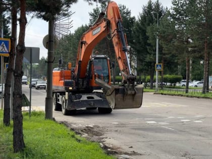 На год раньше запланированного начался ремонт дороги по проспекту 60-летия СССР
