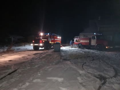Запах гари «разбудил» жителей загоревшегося дома в с. Степное ЕАО