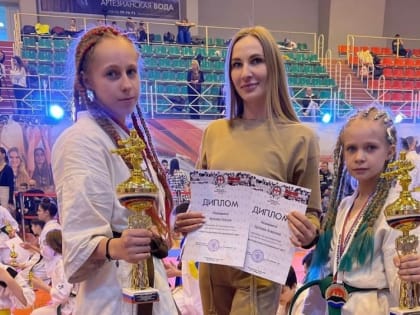 Четырехкратной чемпионкой ДФО стала юная каратистка из ЕАО Ксения Артеева