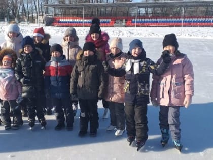 Команды «Ледышки» и «Снежный барс» разыграли, возможно, первые в 2023 году награды в ЕАО