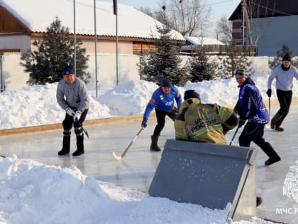 Хоккейный турнир на валенках организовали пожарные ЕАО