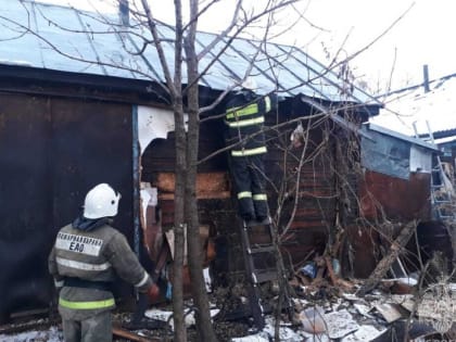 Чердак жилого дома сгорел из-за неисправной печи в п. Николаевка в ЕАО