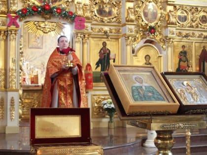 Память блаженной Матроны Московской почтили в Благовещенском соборе Биробиджана