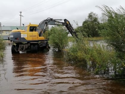 Работы по отведению паводковых вод идут в микрорайоне «Биробиджан-2»