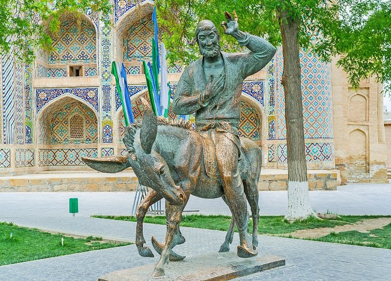 Ишак и падишах. Памятник карабахскому ишаку. Ишак падишах либо. Ходжа Насреддин памятник Молодежная.