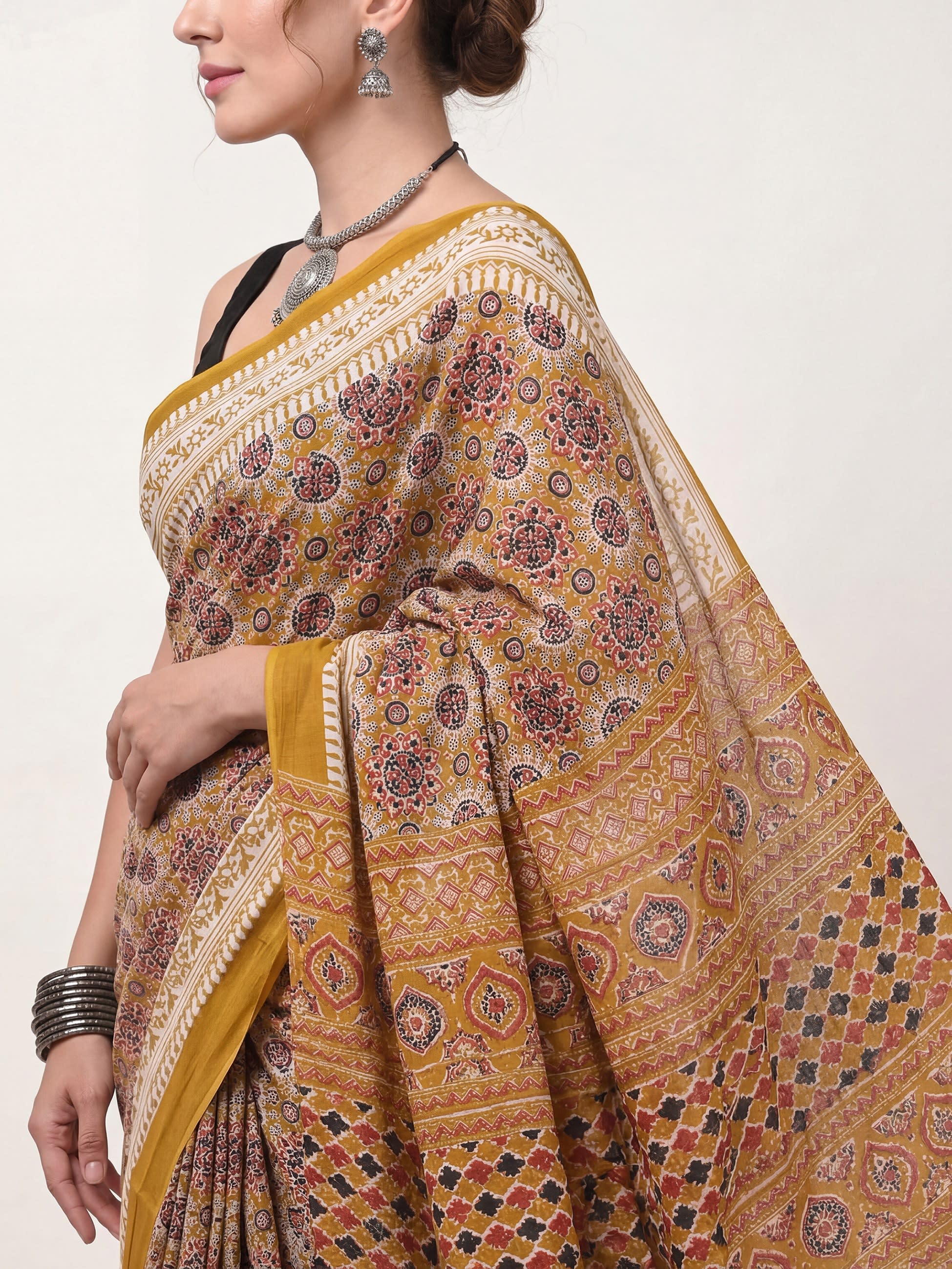 Traditional Block Print Mulmul Cotton Saree - Image 4