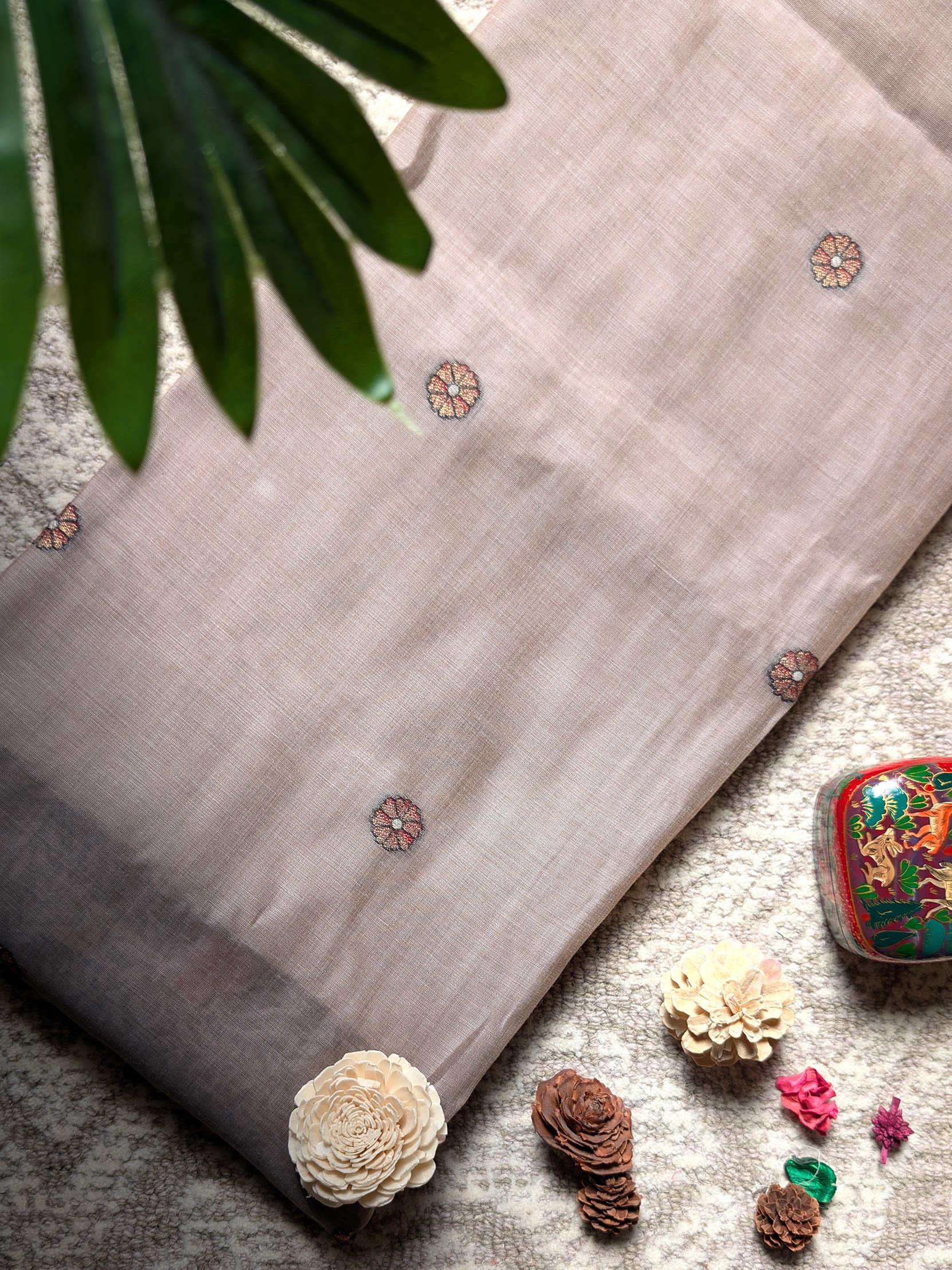 Royal Gajra Beige Jamdani Saree - Image 5