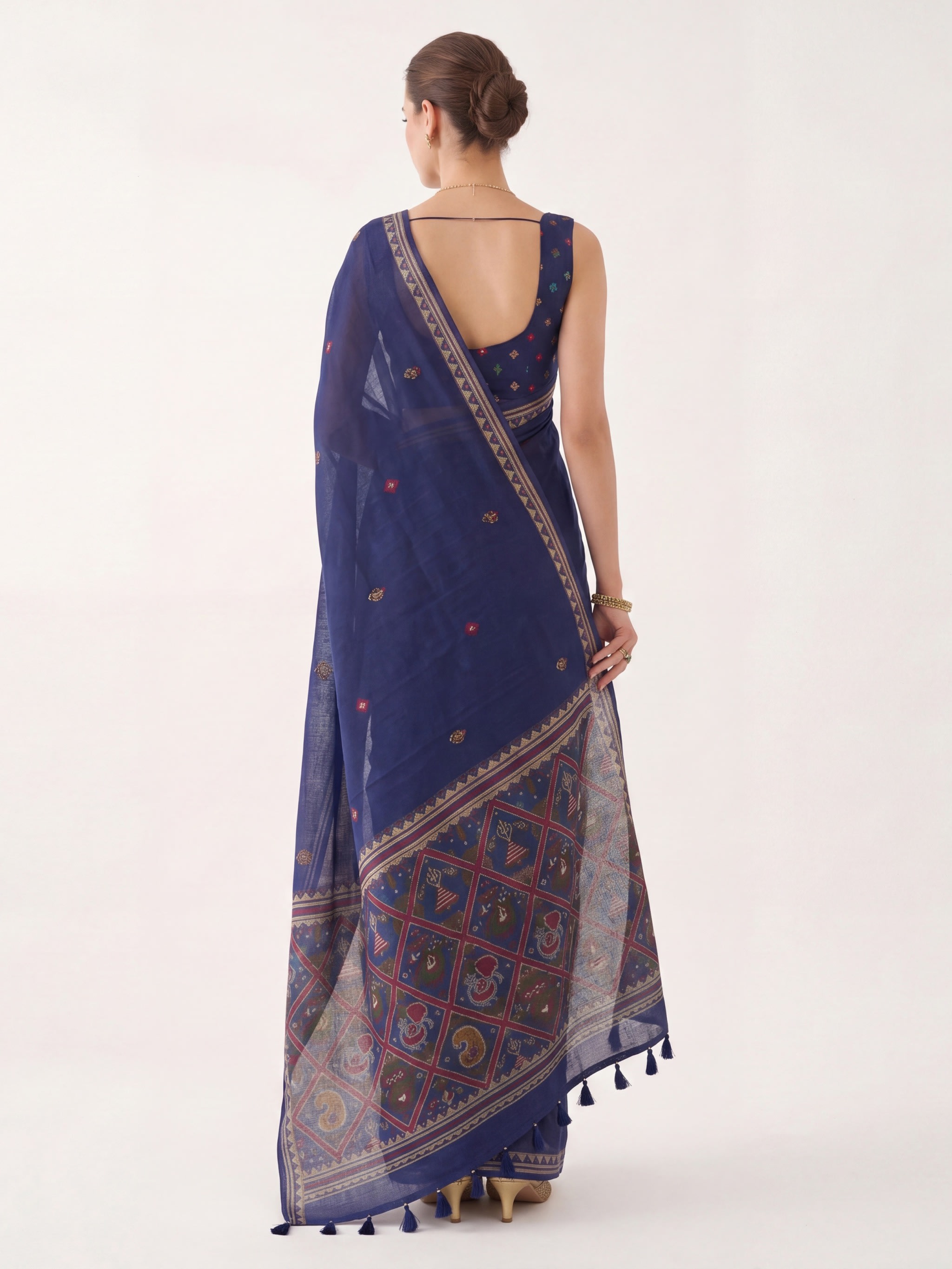 Neel Aangan Jamdani Saree - Image 4