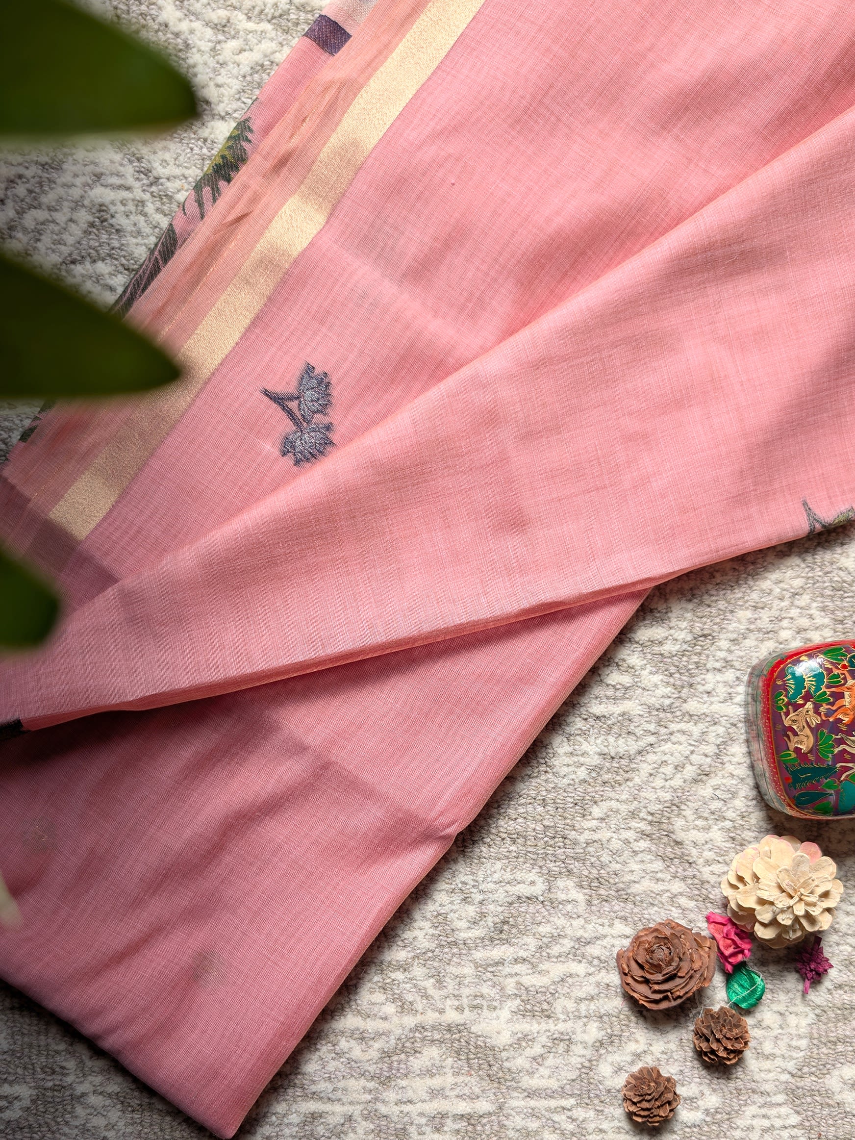 Vanika Blush Jamdani Saree - Image 6