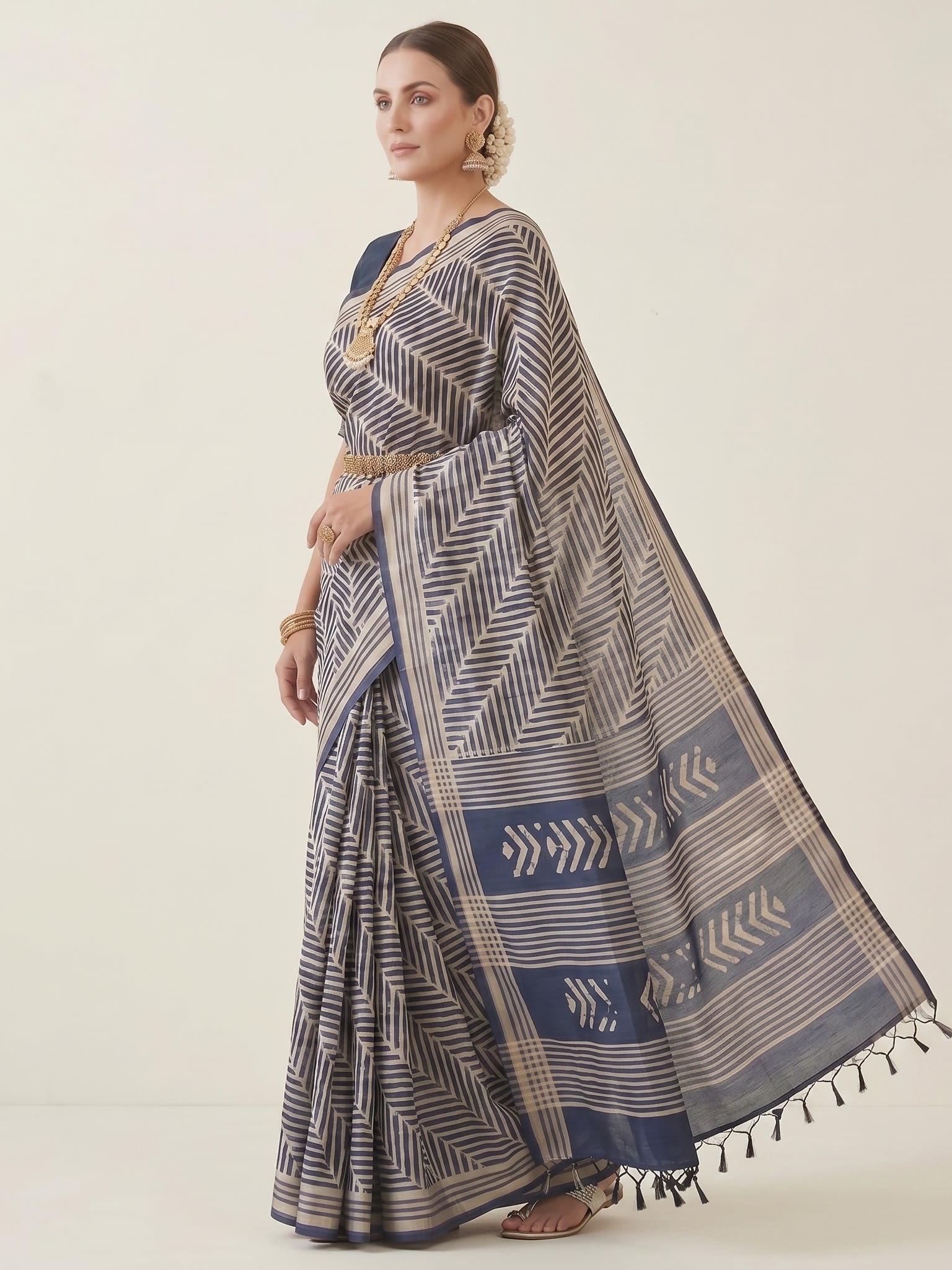 Indigo Tantu Saree - Image 3