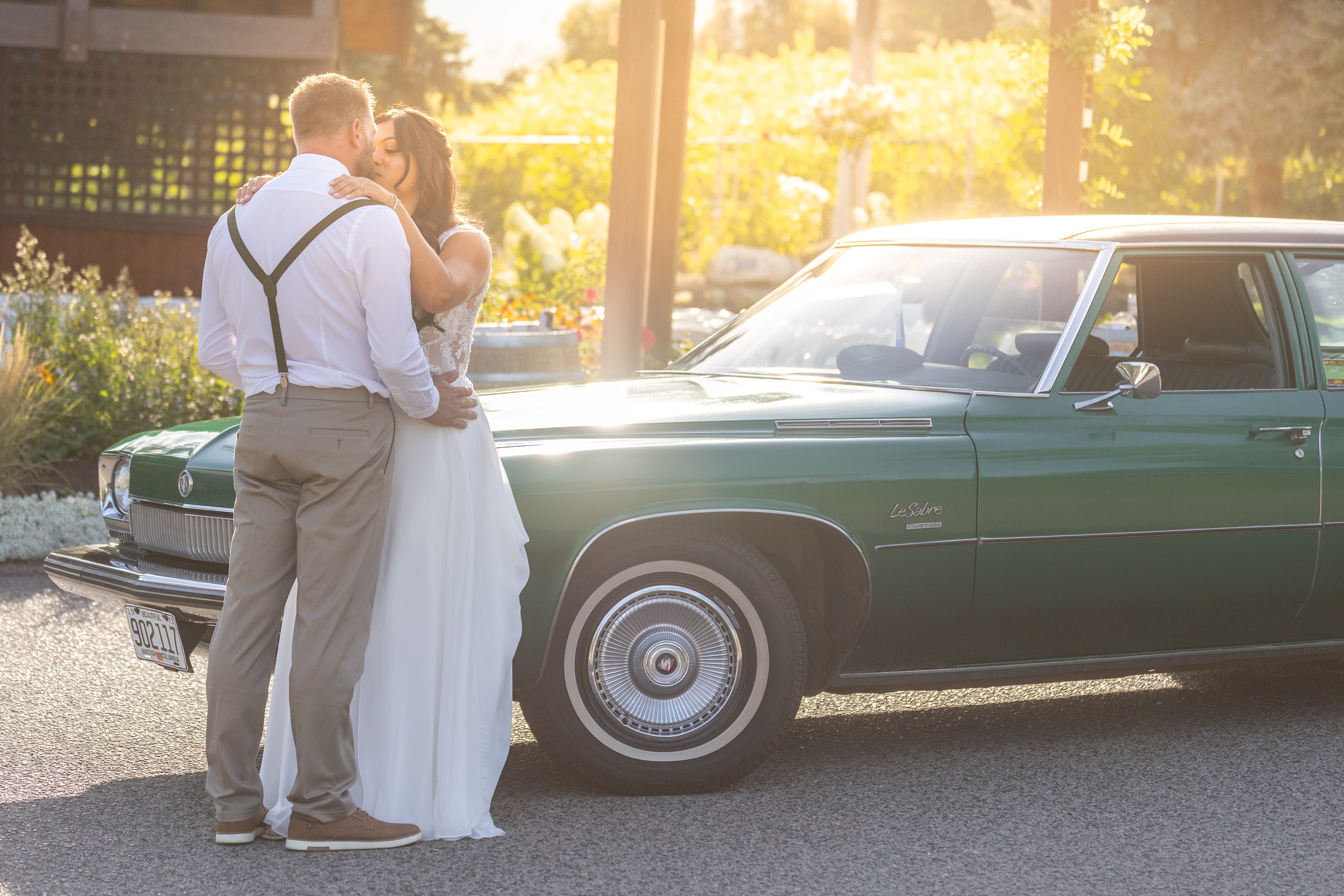 Kelowna family session — golden amber light through wildfire smoke, Okanagan summer