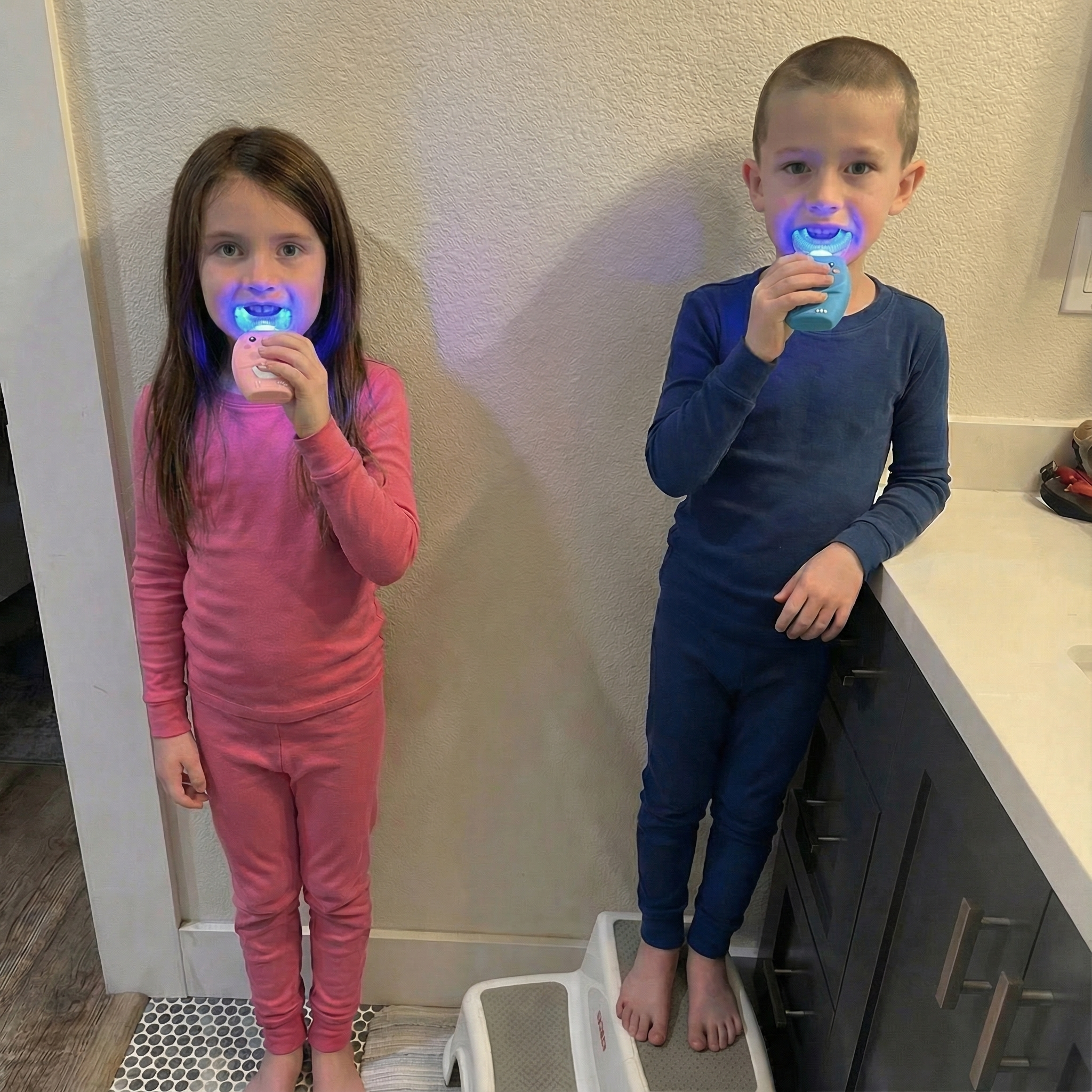 Ni&ntilde;a sonriendo con Smile360 Kids