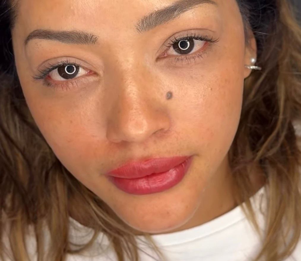 Cejas micropigmentadas pelo a pelo