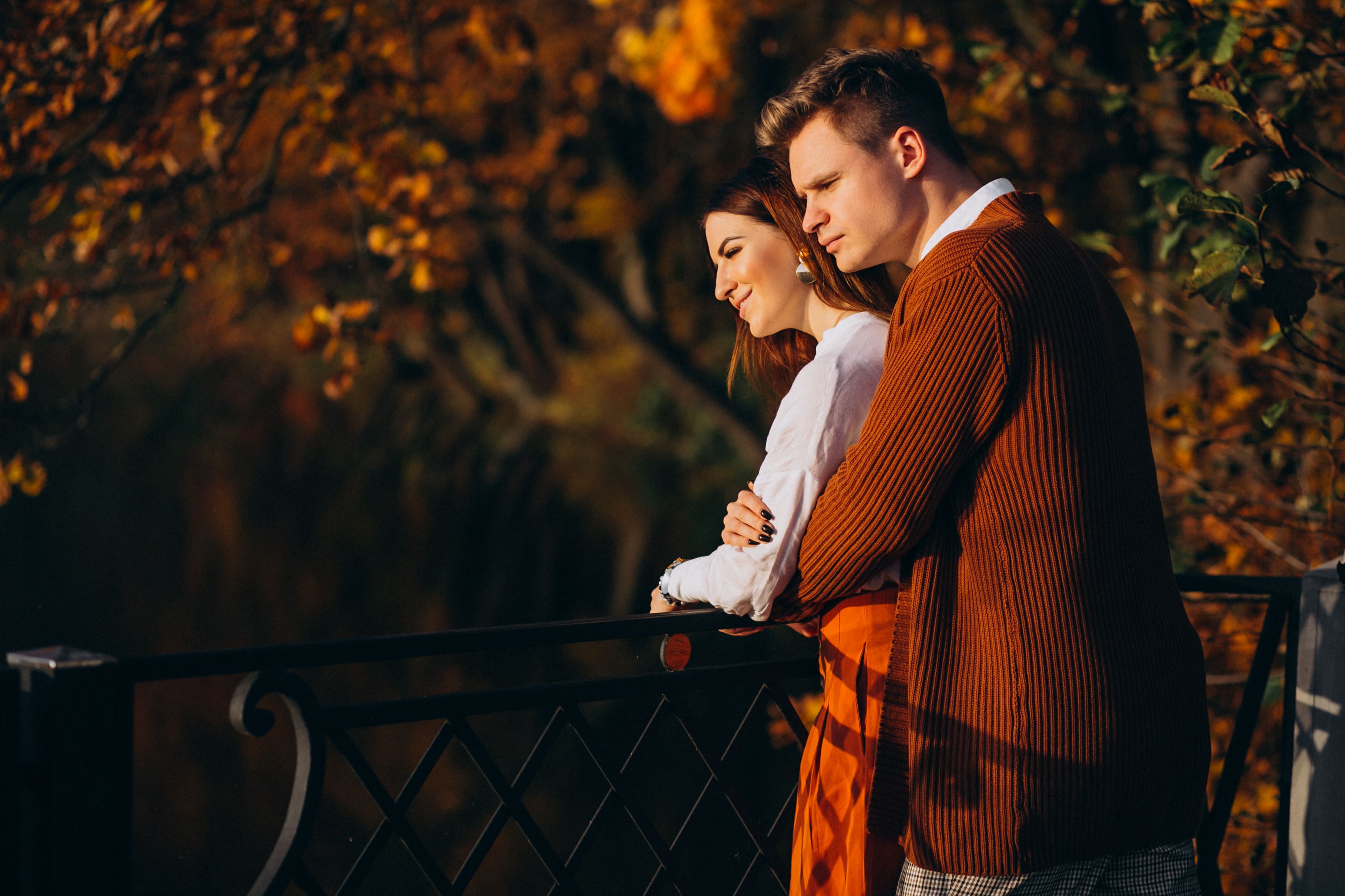 Cadru cu atmosferă caldă și cinematică