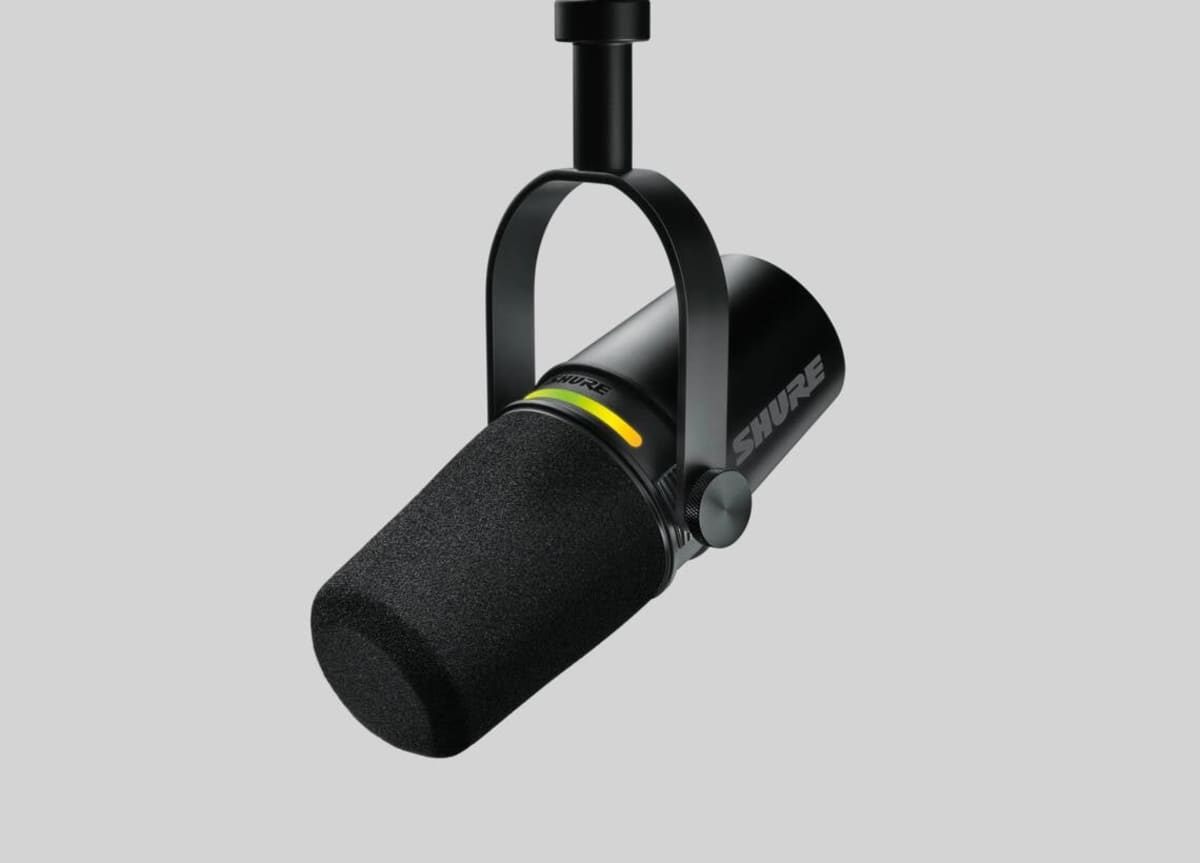 Shure MV7 Plus