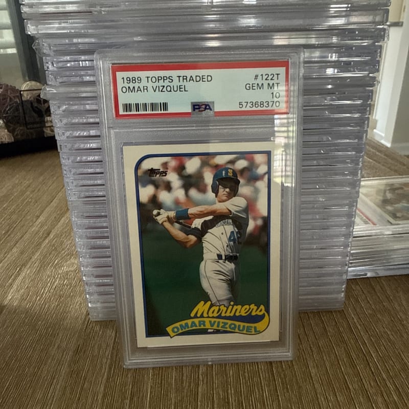 1989 Topps Traded Omar Vizquel #122T front