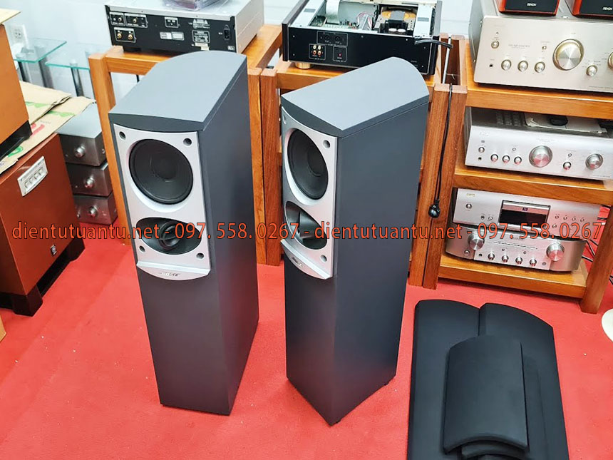 Công ty điện tử Tuấn Tú dẫn đầu thị trường trong việc cung cấp các thiết bị loa, amply, dàn karaoke gia đình, đầu đĩa, ti vi,... chất lượng, mẫu đẹp, bàn giao nhanh, được nhiều người đánh giá cao và lựa chọn khi có nhu cầu, nhân viên làm việc chuyên nghiệp, tận tâm luôn phục vụ quý khách hàng tốt nhất khi nhận được liên hệ.