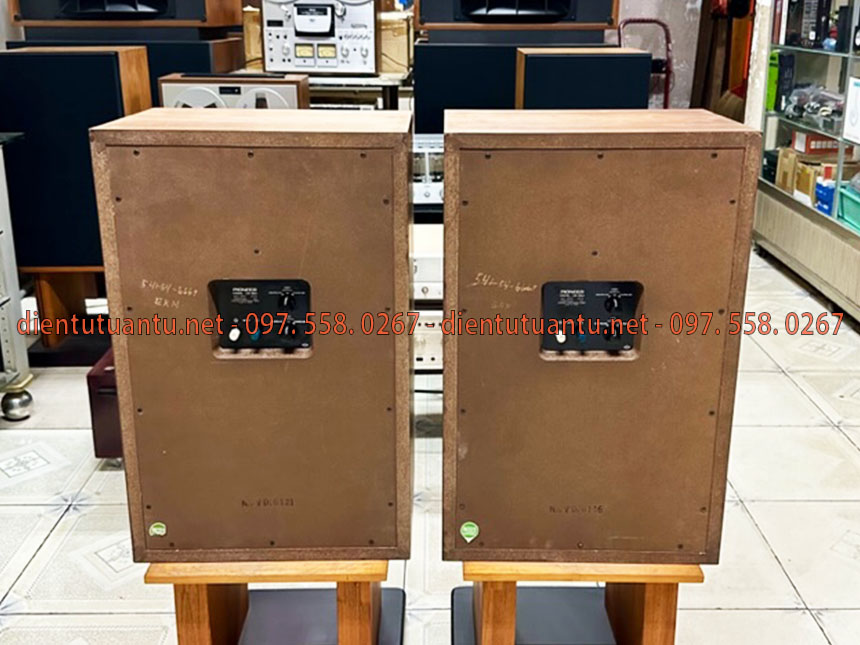 Công ty điện tử Tuấn Tú sẽ đáp ứng tốt nhất các yêu cầu quý khách đề ra khi có nhu cầu về thiết bị loa, amply, dàn karaoke gia đình, đầu đĩa, ti vi,... chất lượng thiết bị do chúng tôi cung cấp luôn tốt nhất, mức giá rất cạnh tranh, chuyên nghiệp trong từng khâu bán hàng, được nhiều khách hàng tin tưởng khi có nhu cầu.