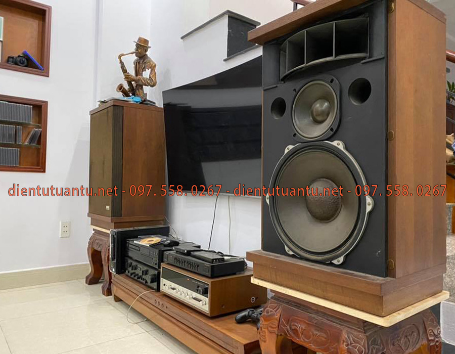 Dịch vụ thu mua loa cũ tại nhà cung cấp bởi công ty điện tử Tuấn Tú đêm đến quí khách hàng sự hổ trợ tốt nhất khi có nhu cầu thanh lý loa cũ, với đội ngủ nhân viên hoạt động lâu năm trong nghề, định giá sản phẩm tốt nhất theo giá thị trường, hổ trợ quí khách đa dạng từ khâu tháo lắp, vận chuyển, đêm lại sự tiện dụng cao nhất cho quí khách khi có nhu cầu thanh lý loa đã qua sử dụng.