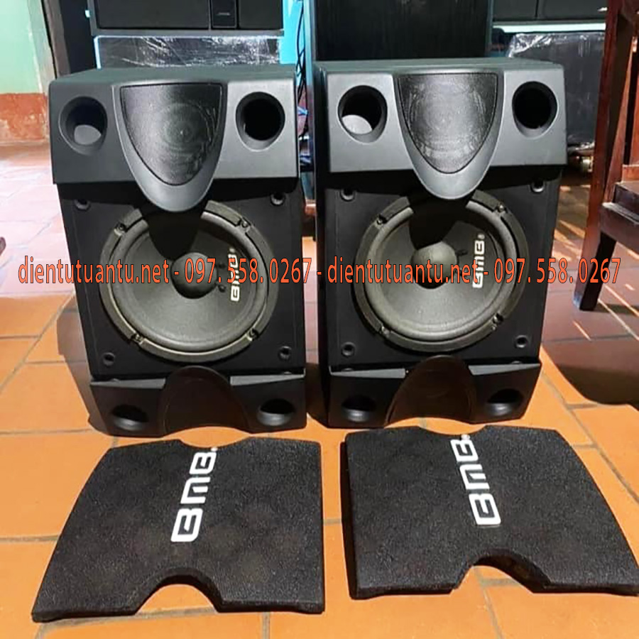 Dịch vụ thu mua loa cũ giá tốt tại Tp Hồ Chí Minh cung cấp bởi công ty điện tử Tuấn Tú được thực hiện bởi đội ngủ nhân viên có chuyên môn cao, quá trình thu mua diễn ra theo đúng cam kết đôi bên, nhanh gọn, giá thu mua cao hơn so với thị trường, đội ngủ nhân viên làm việc với thái độ tận tâm, luôn tiếp thu ý kiến khách hàng đề ra và tìm ra điểm lợi ích chung giữa đôi bên.