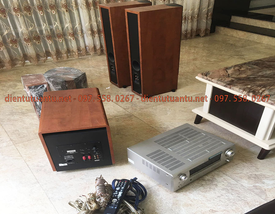 Thông qua bài viết trên công ty điện tử Tuấn Tú đã giới thiệu đến quí khách các bước thực hiện và vì sao nên chọn chúng tôi là đơn vị thanh lý dàn karaoke đã qua sử dụng, với chúng tôi đáp ứng tốt nhất yêu cầu quí khách đề ra là ưu tiên hàng đầu, đêm lại lợi ích chung để đôi bên có thể tin tưởng nhau trong thời gian lâu dài, mang đến quí khách địa điểm thanh lý dàn karaoke tốt nhất.